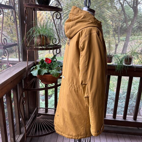 Burton Women's Saxton Parka (Like New) - Picture 10 of 16